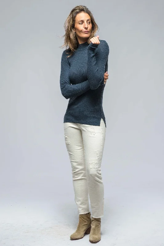 Pernilla Mock Neck Turtle In Steel