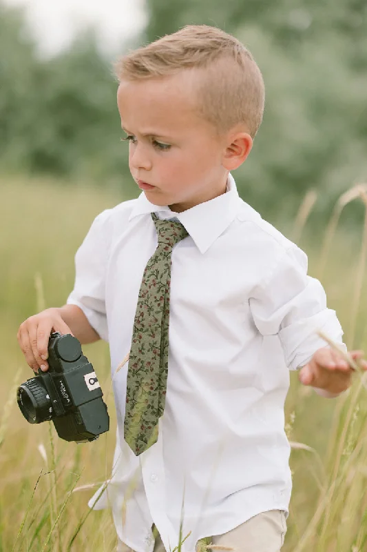 Boys Max Tie in Teagan Floral